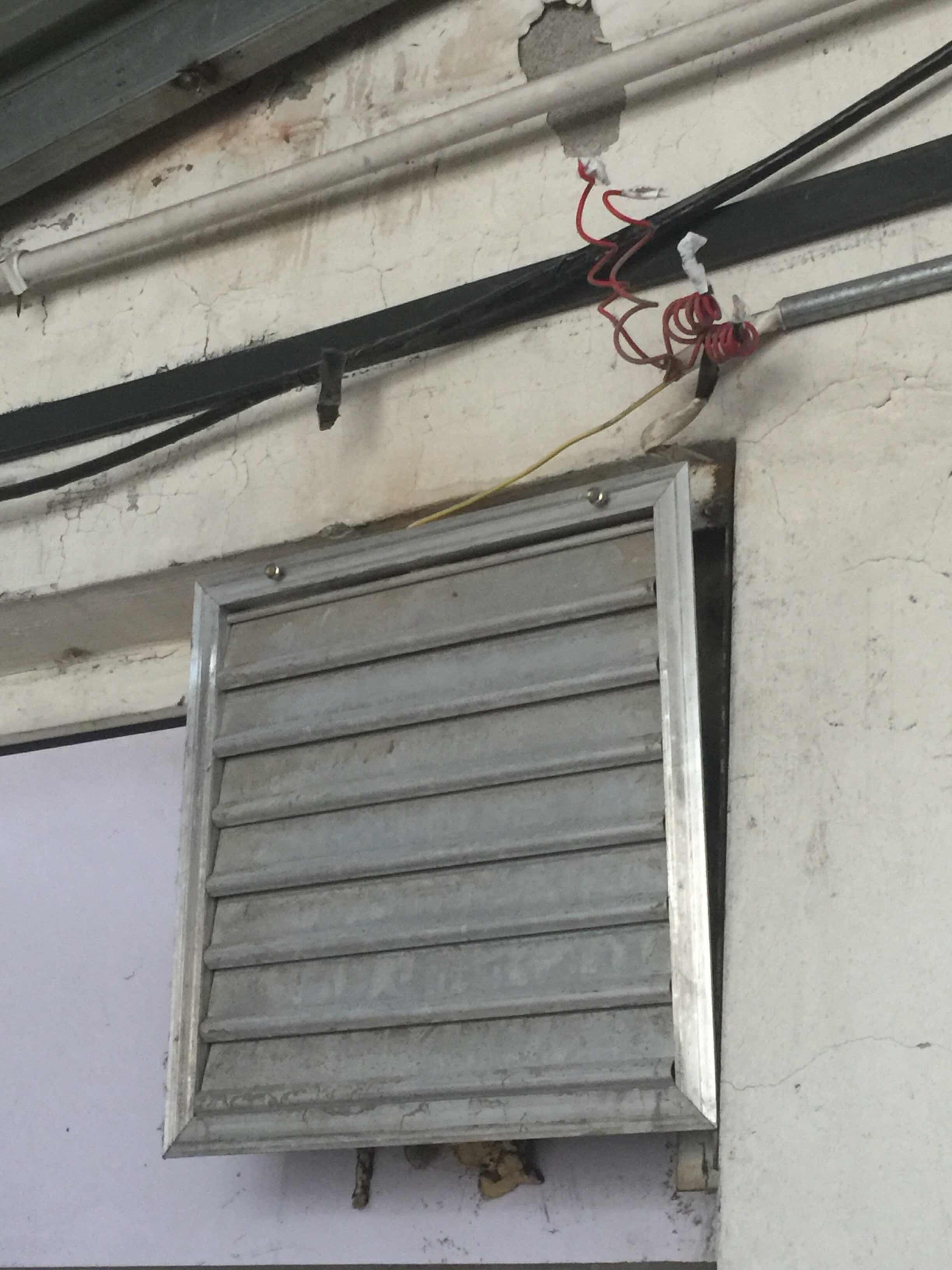 总部锅炉房排风扇损坏